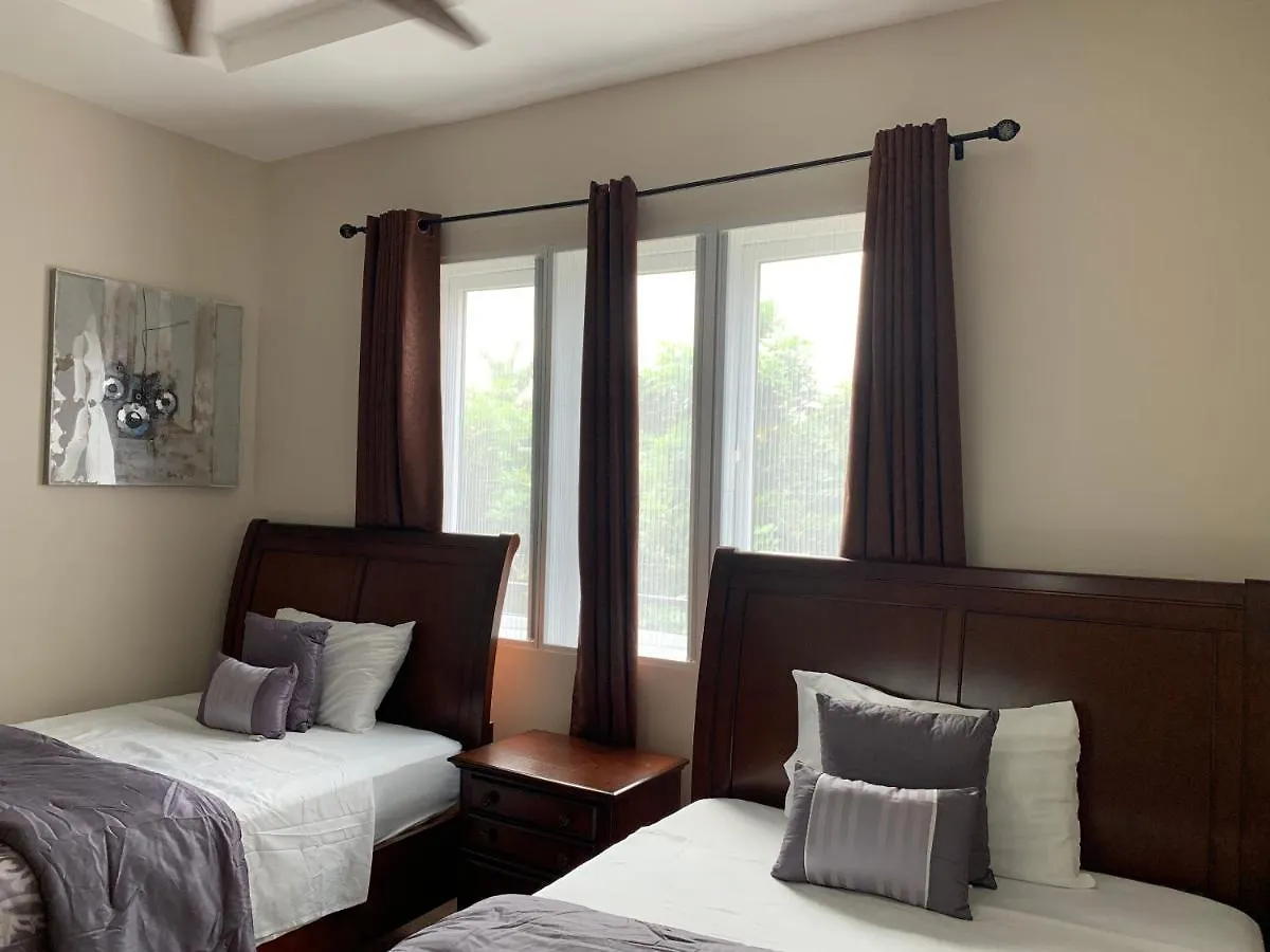 Apartment Norbrook Suites Kingston